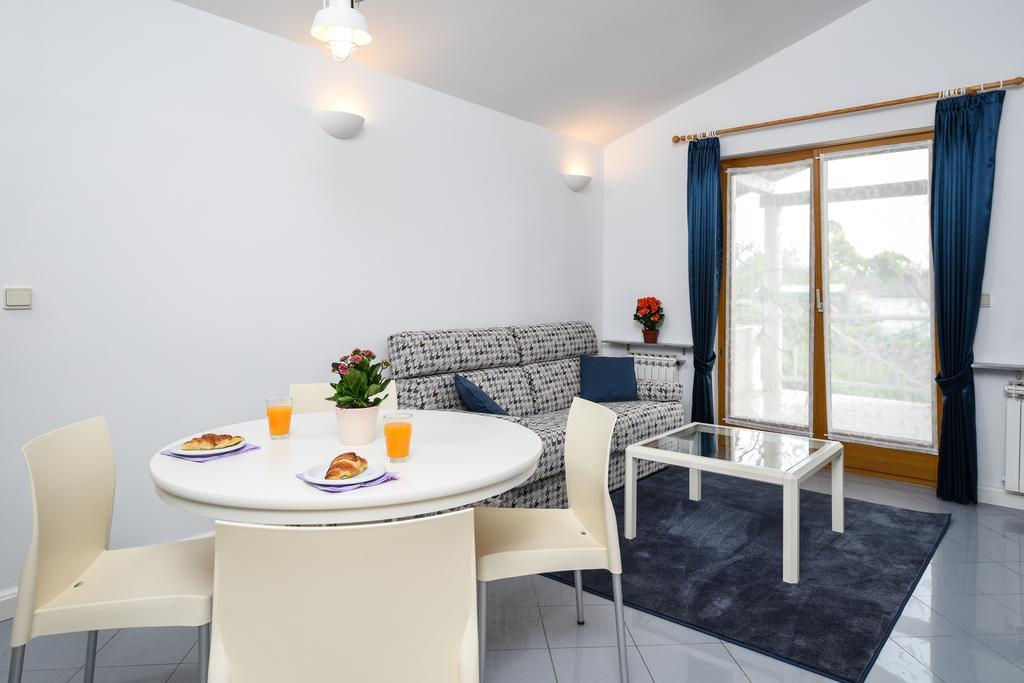 Apartment Apartmani Alice Njivice