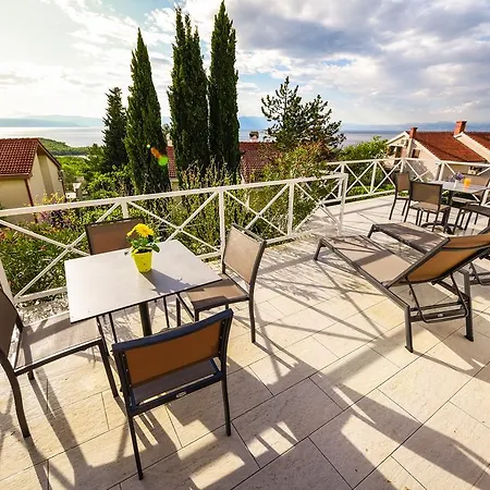 Apartmani Alice Njivice Exterior photo