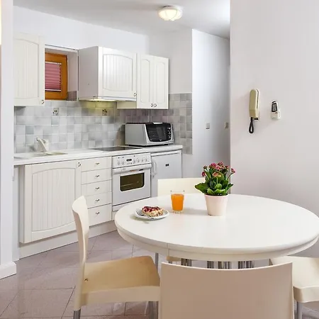 Apartmani Alice Njivice Exterior photo