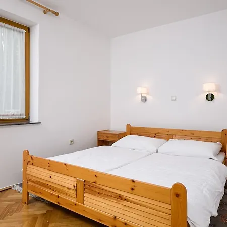 Apartmani Alice Njivice Exterior photo