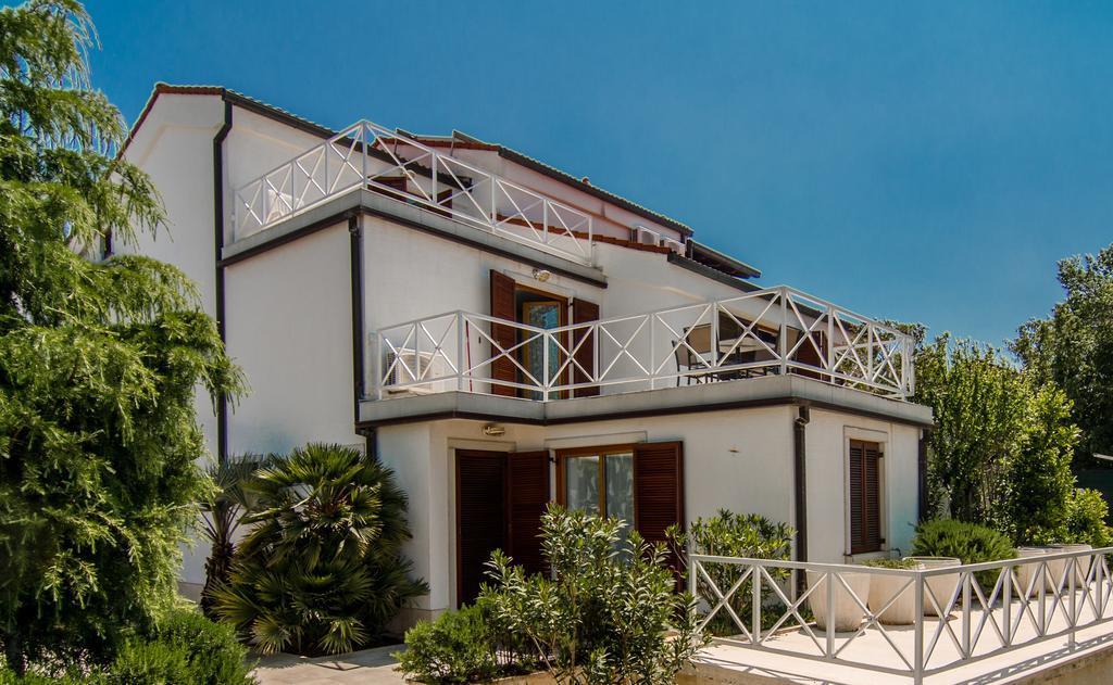 Apartmani Alice * Njivice